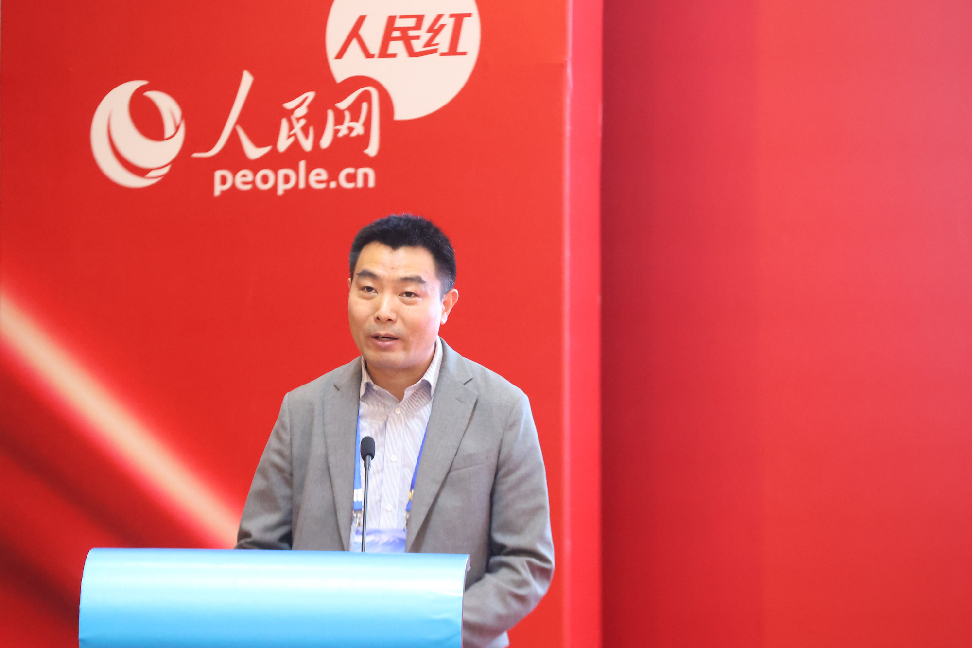 王海   中國青年網總裁助理、副總編輯