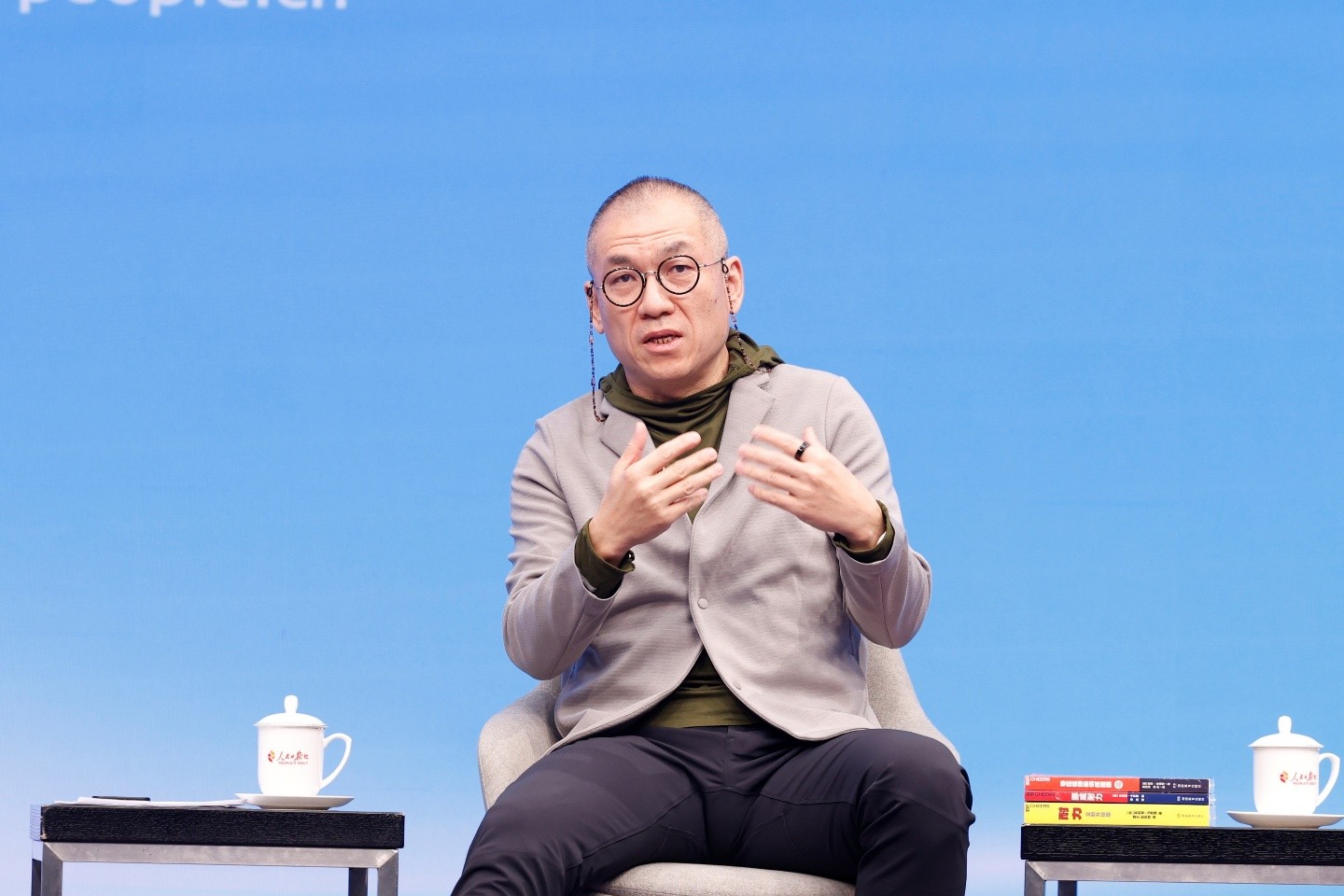 访谈嘉宾：中国体育报业总社新体育网专职编委、高级记者谭杰（2016年马拉松十大跑步人物）